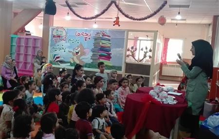 کلاس قصه گویی برای کودکان در بخش کودک